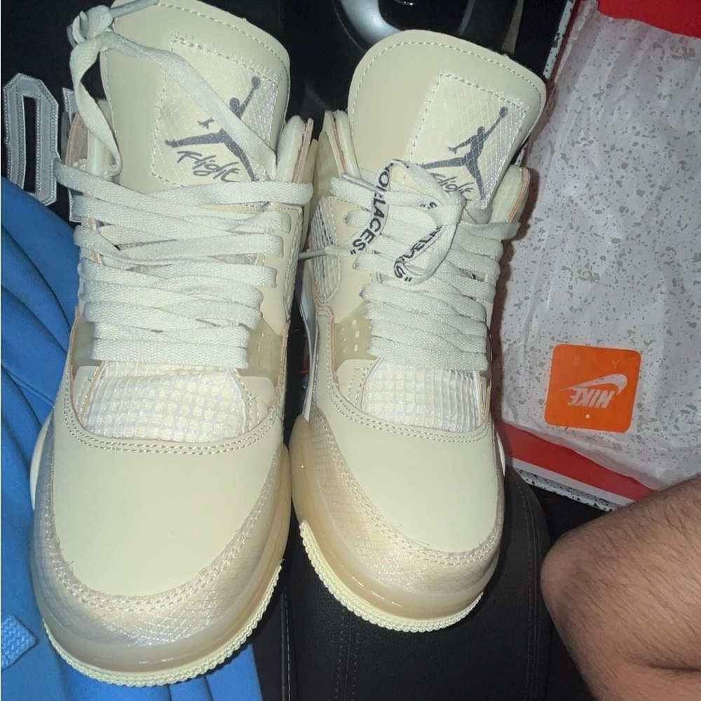 Off white Jordan 4s size 10